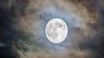 ترقبوا اكتمال قرص القمر بدرًا في سماء الوطن العربي خلال ساعات الليل